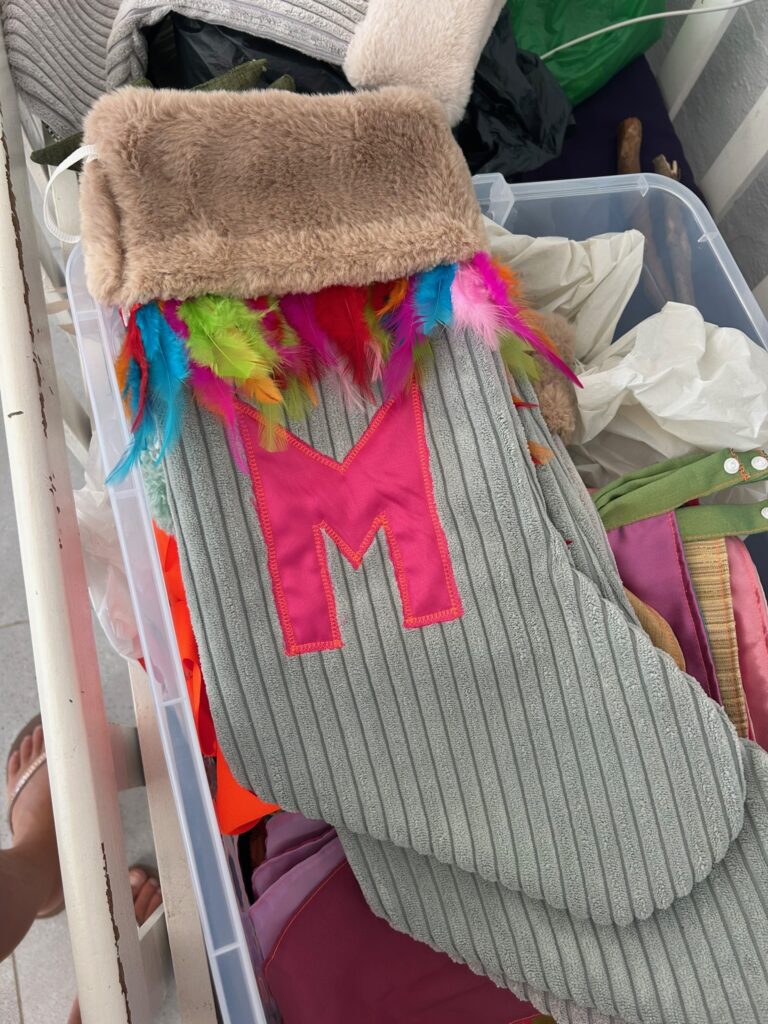 Feather Stocking · M